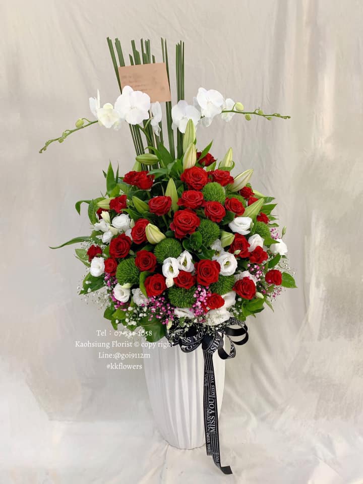 Flower Arrangement - Stroll Along the Flower Path