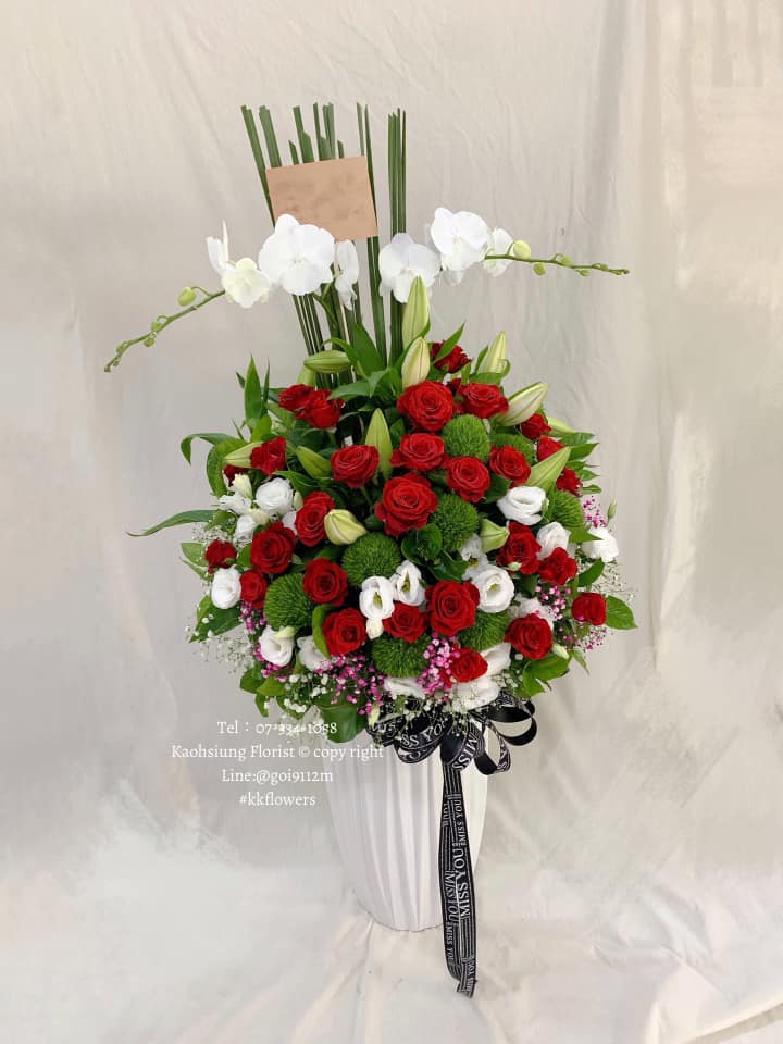 Flower Arrangement - Stroll Along the Flower Path