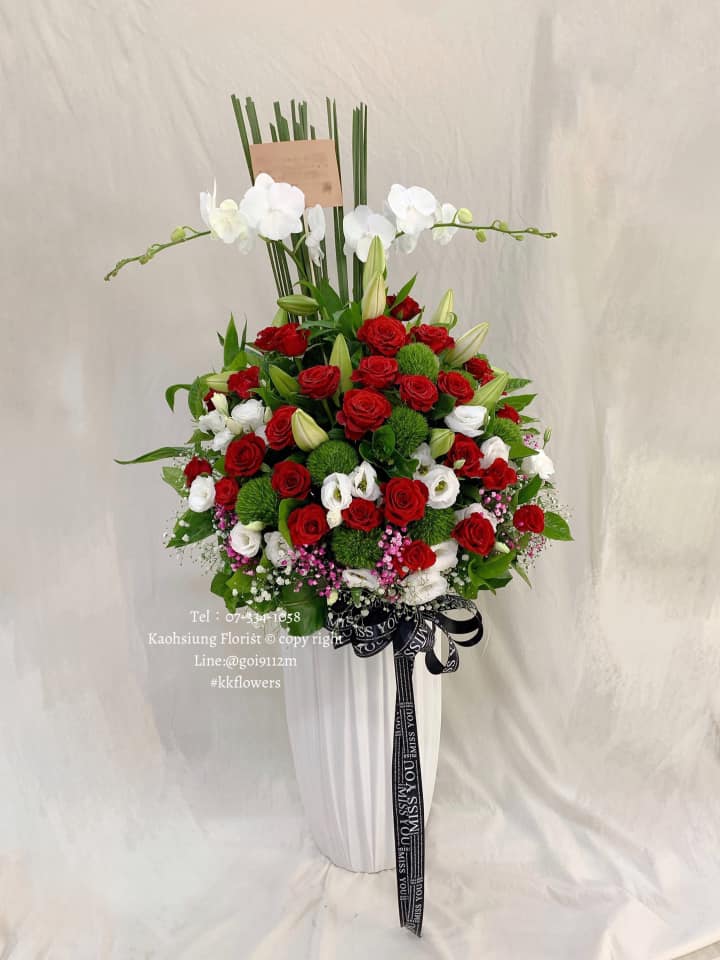 Flower Arrangement - Stroll Along the Flower Path
