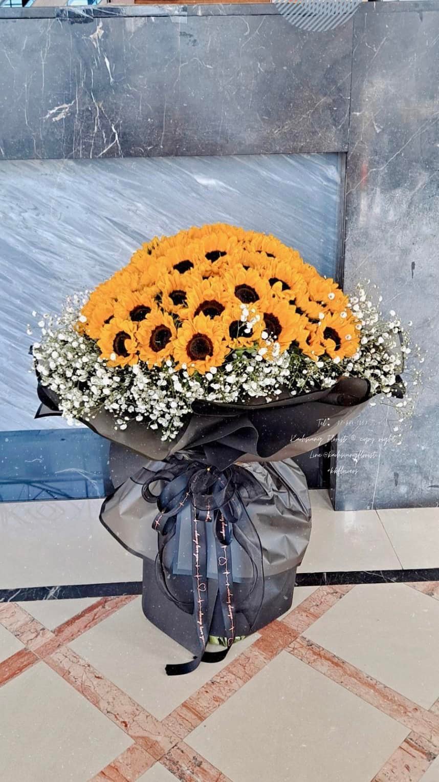 Sunflower Bouquet – Golden Aura (99 Stems)