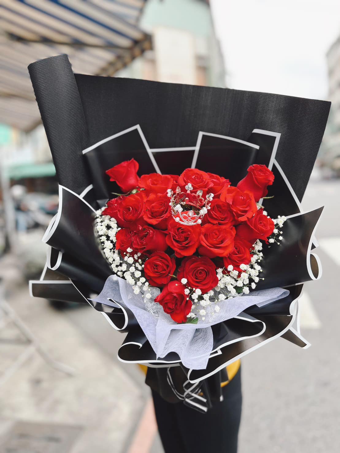 Rose Bouquet – Pleased as Punch