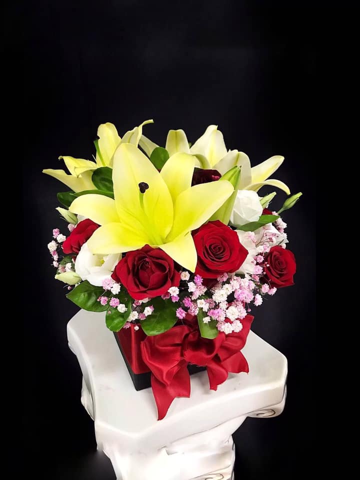 Flower Arrangement - Golden Sun Blessing