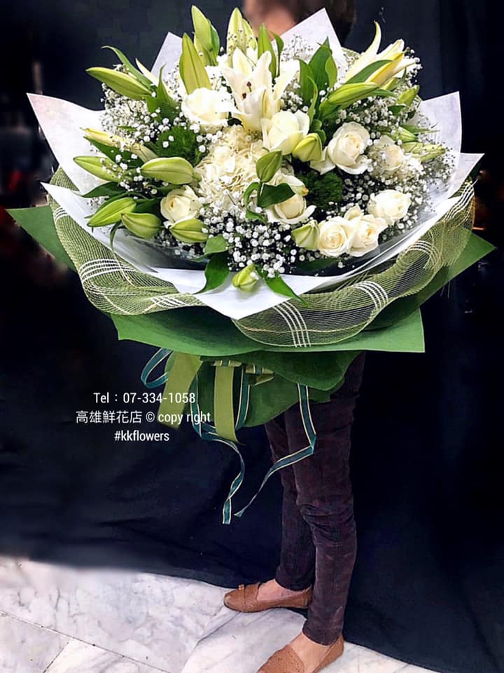 Lily bouquet - Snowfall Serenade