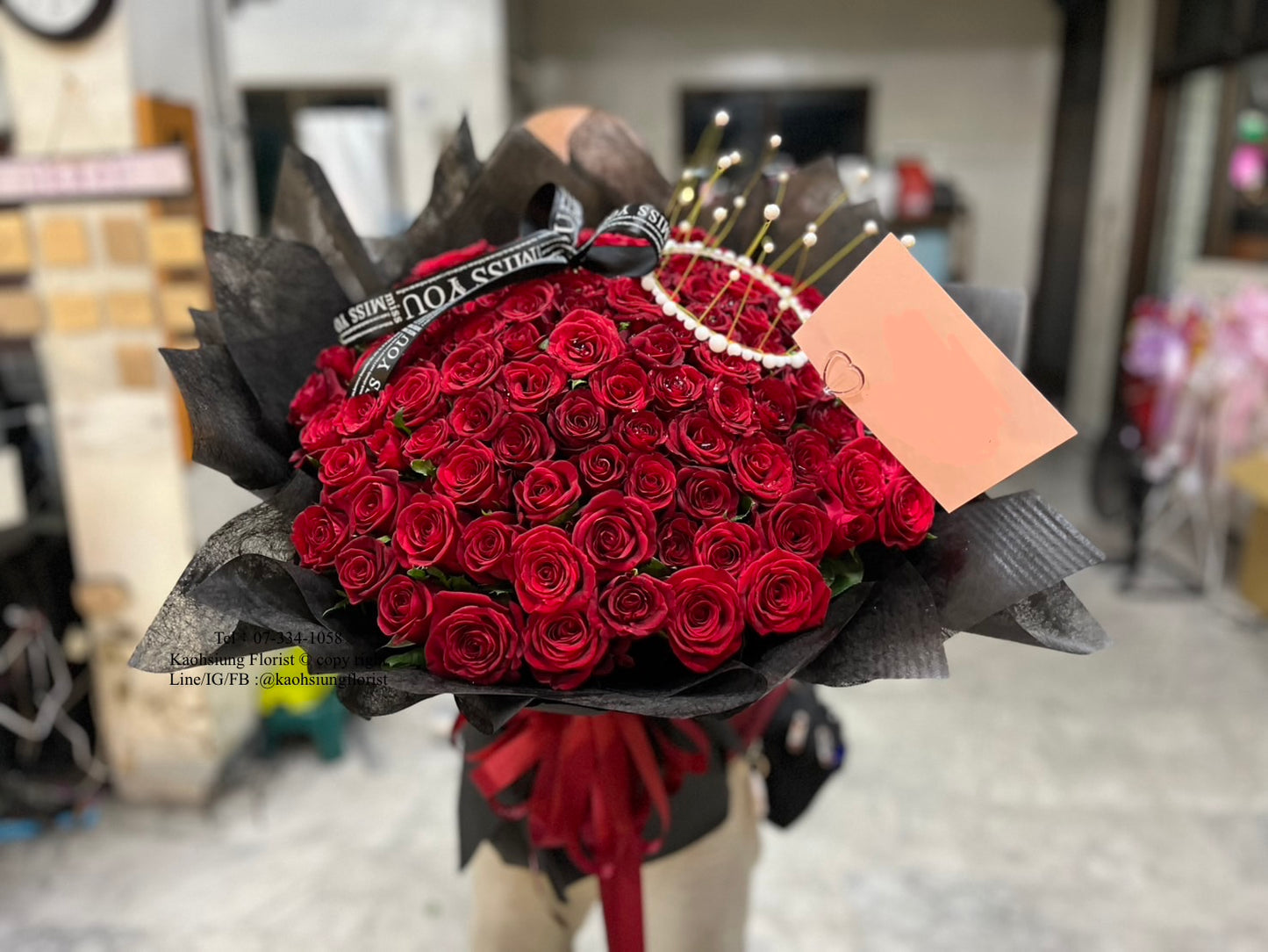 99 Roses — Lost in Love (with fairy light)