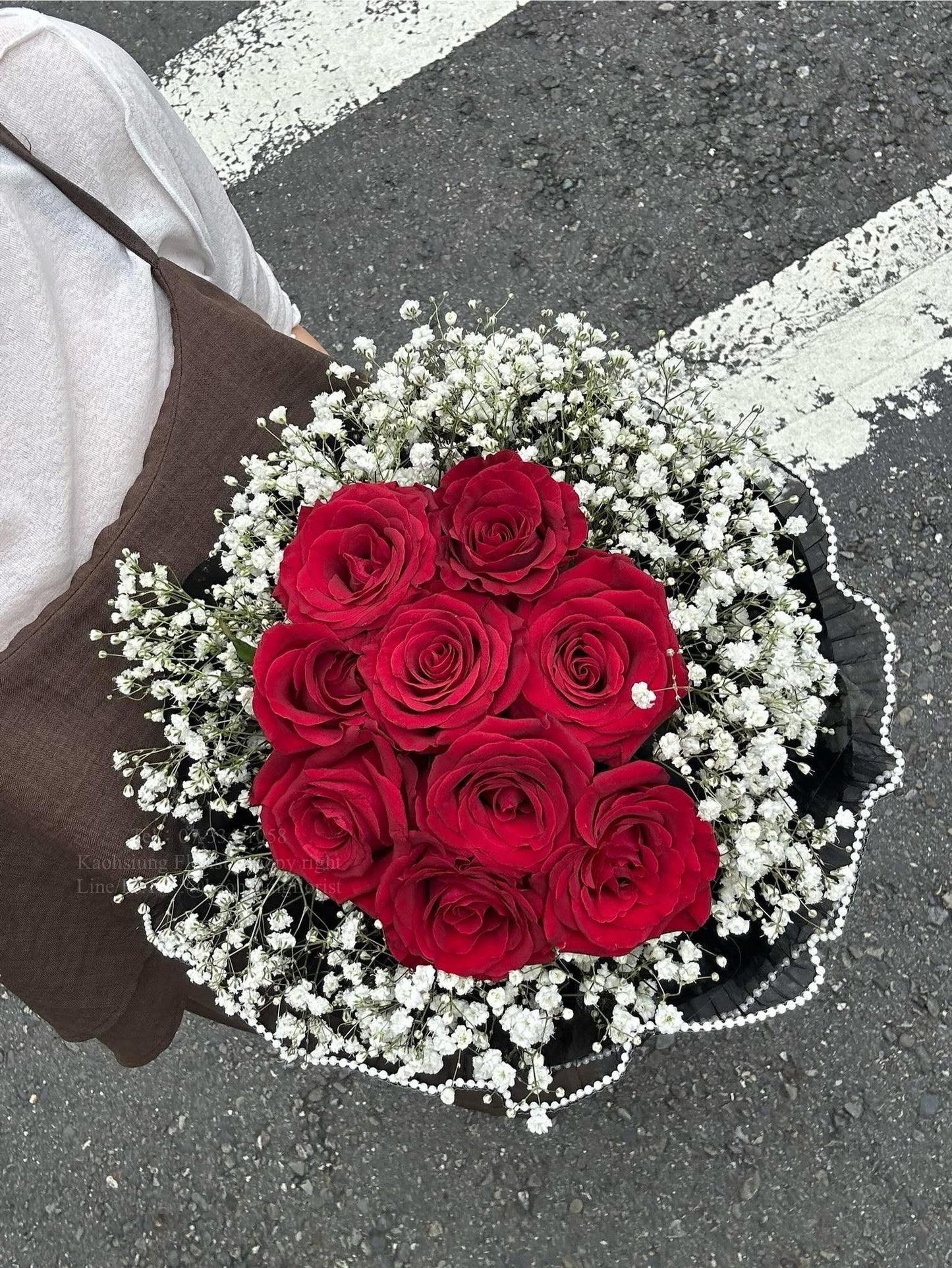 Roses bouquet - Veiled Whispers