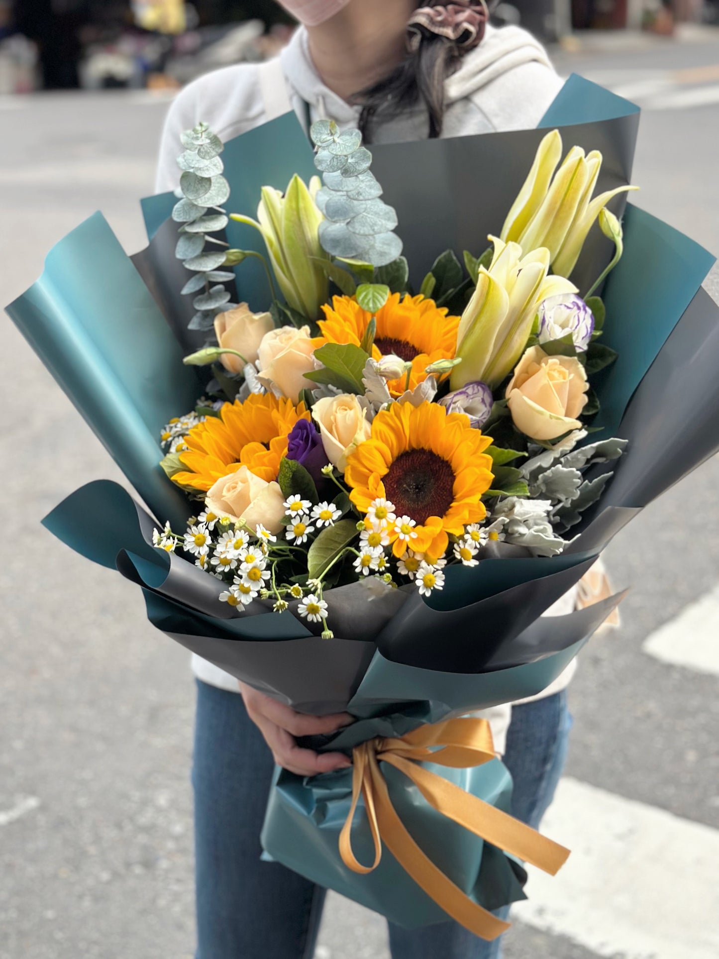 Sunflower Bouquet – Golden