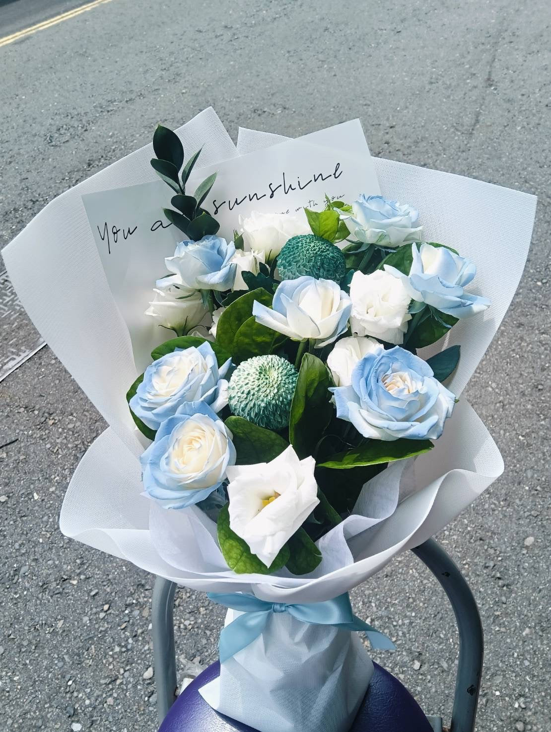 7 Roses – Blue Serenade
