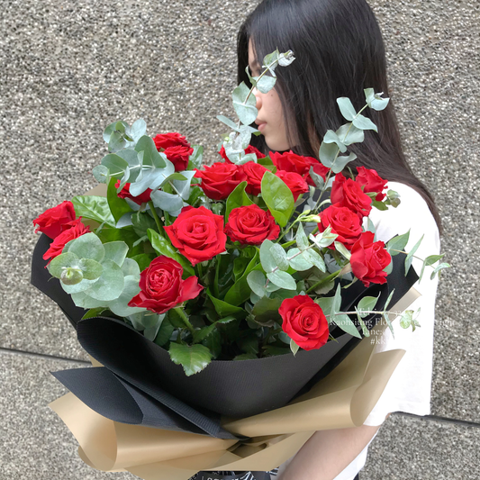 Roses bouquet - Red Heart Garden.
