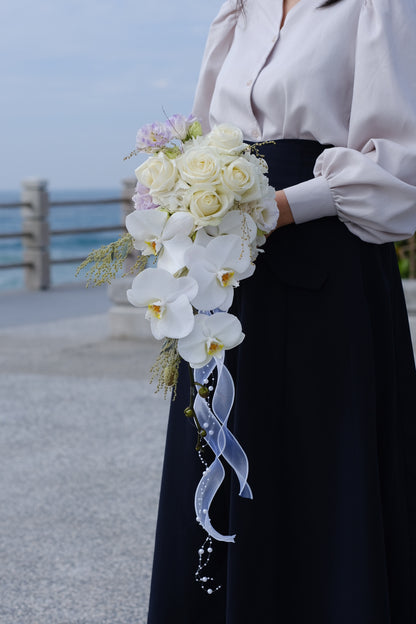 Bridal Bouquet – White Cascade Phalaenopsis Orchids Bridal Bouquet 