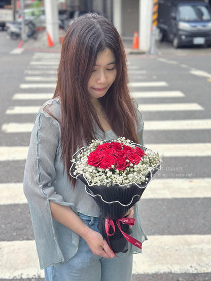 Roses bouquet - Veiled Whispers