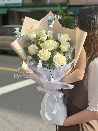 Roses bouquet - Gleaming White Snow