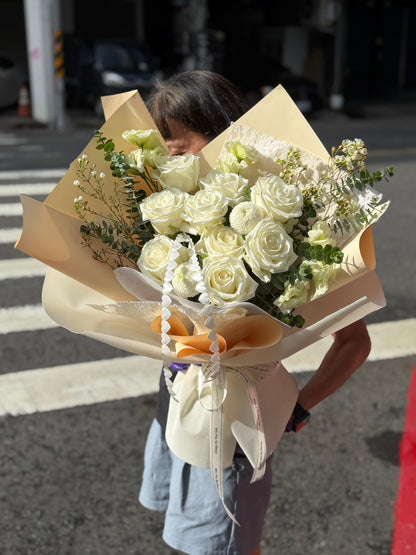 Imported Rose Bouquet – Lueur