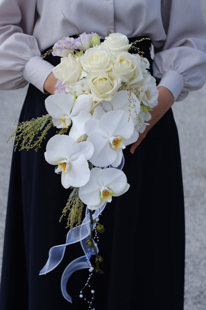 Bridal Bouquet – White Cascade Phalaenopsis Orchids Bridal Bouquet 