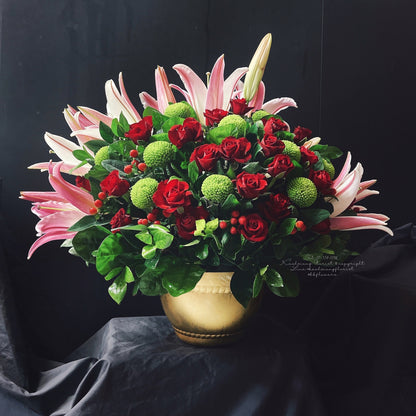 Flower Arrangement - Mountain Mist Blossoms
