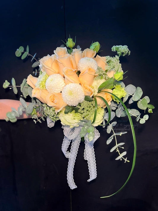 Bridal Bouquet – Champagne Vows