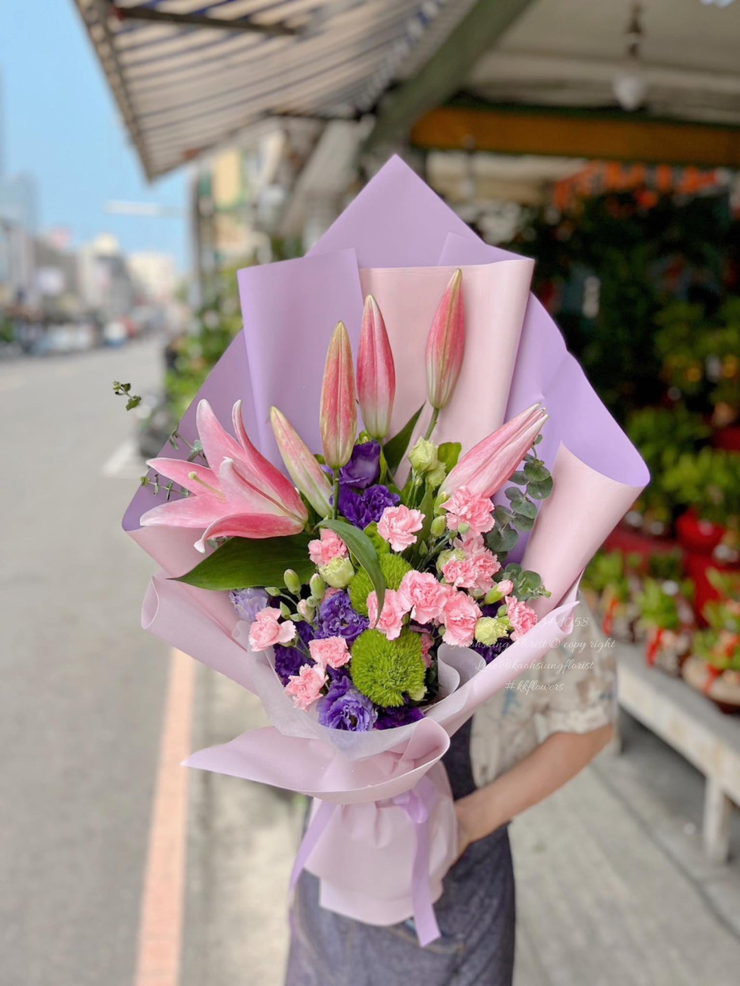 百合花束 - 綻放喜悅