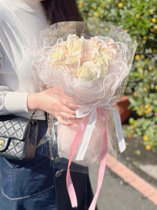 Roses bouquet - Ballet Girl
