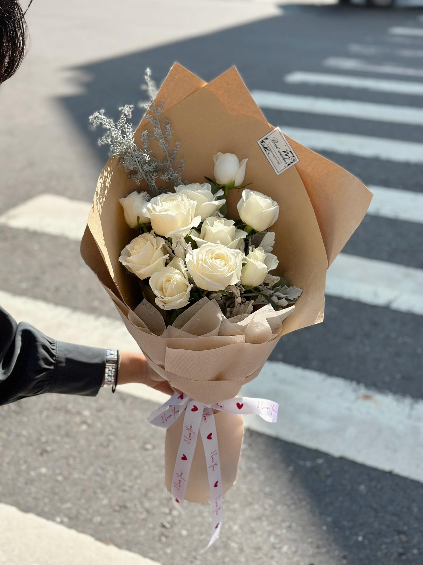 Roses bouquet - Gleaming White Snow