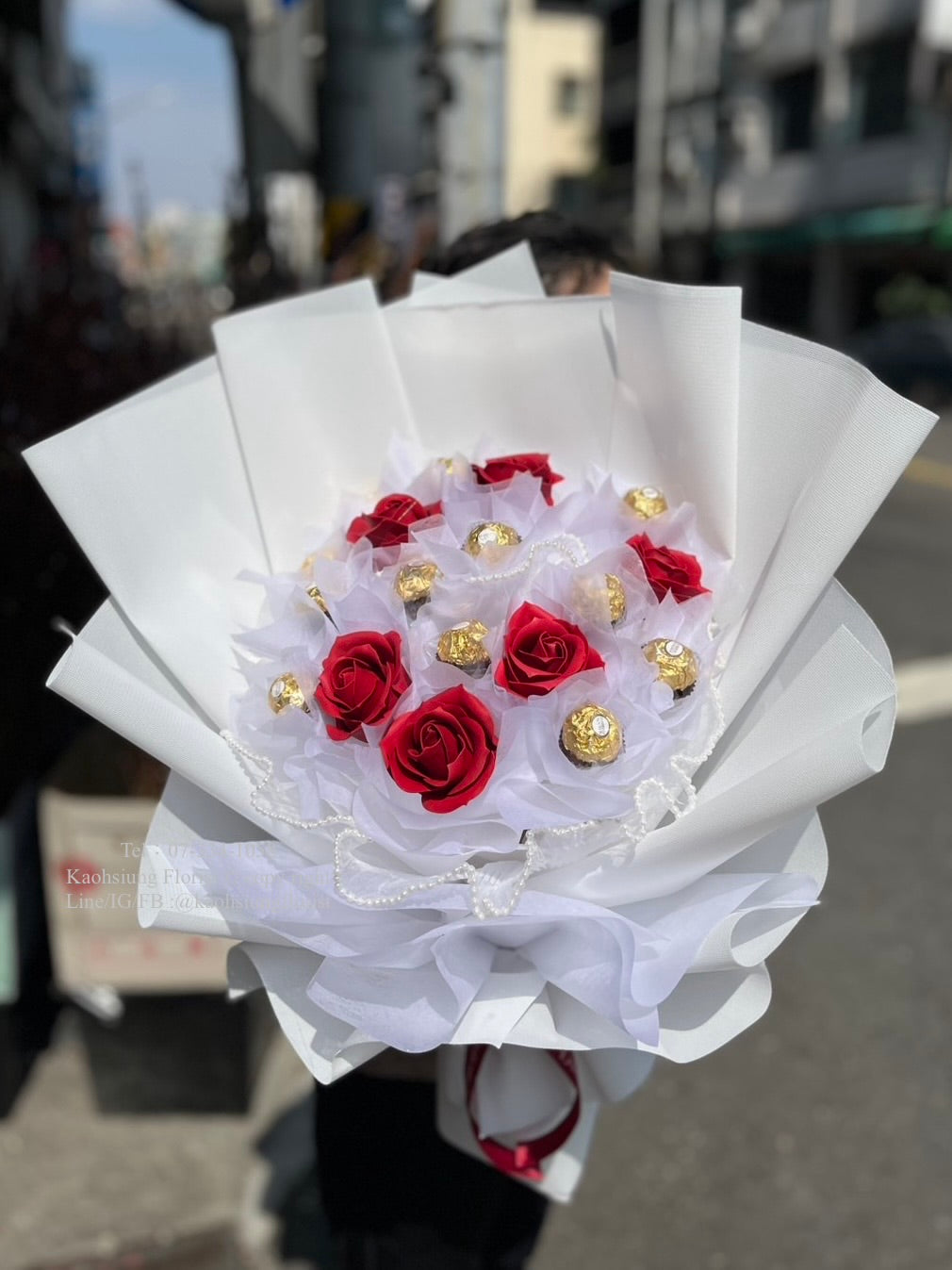 Customized flower gift - Ferrero Rocher Rose Bouquet