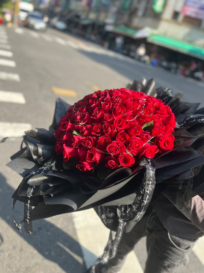 99 Roses — Lost in Love (with fairy light)