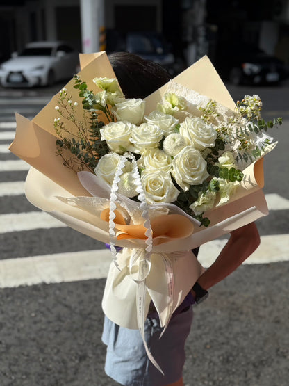 Imported Rose Bouquet – Lueur