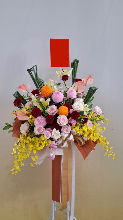 Artistic standing spray