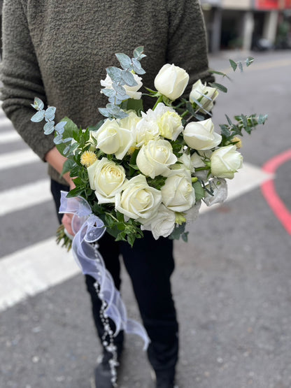 Bridal Bouquet – Classic White Roses