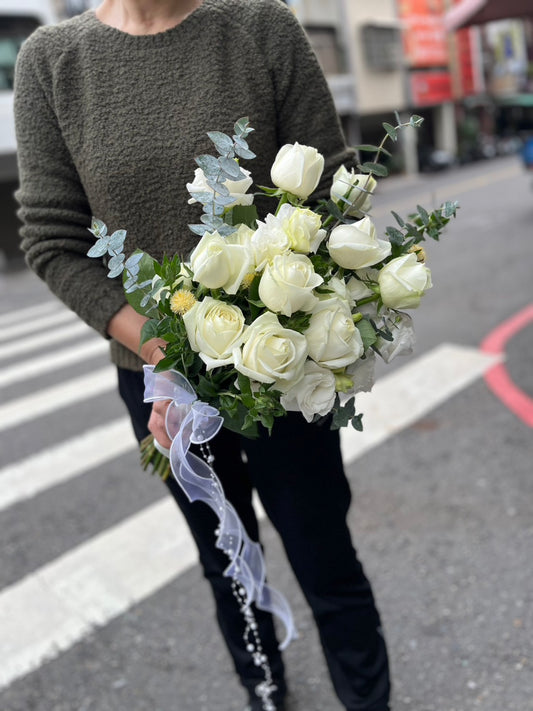 新娘捧花 - 經典白玫瑰