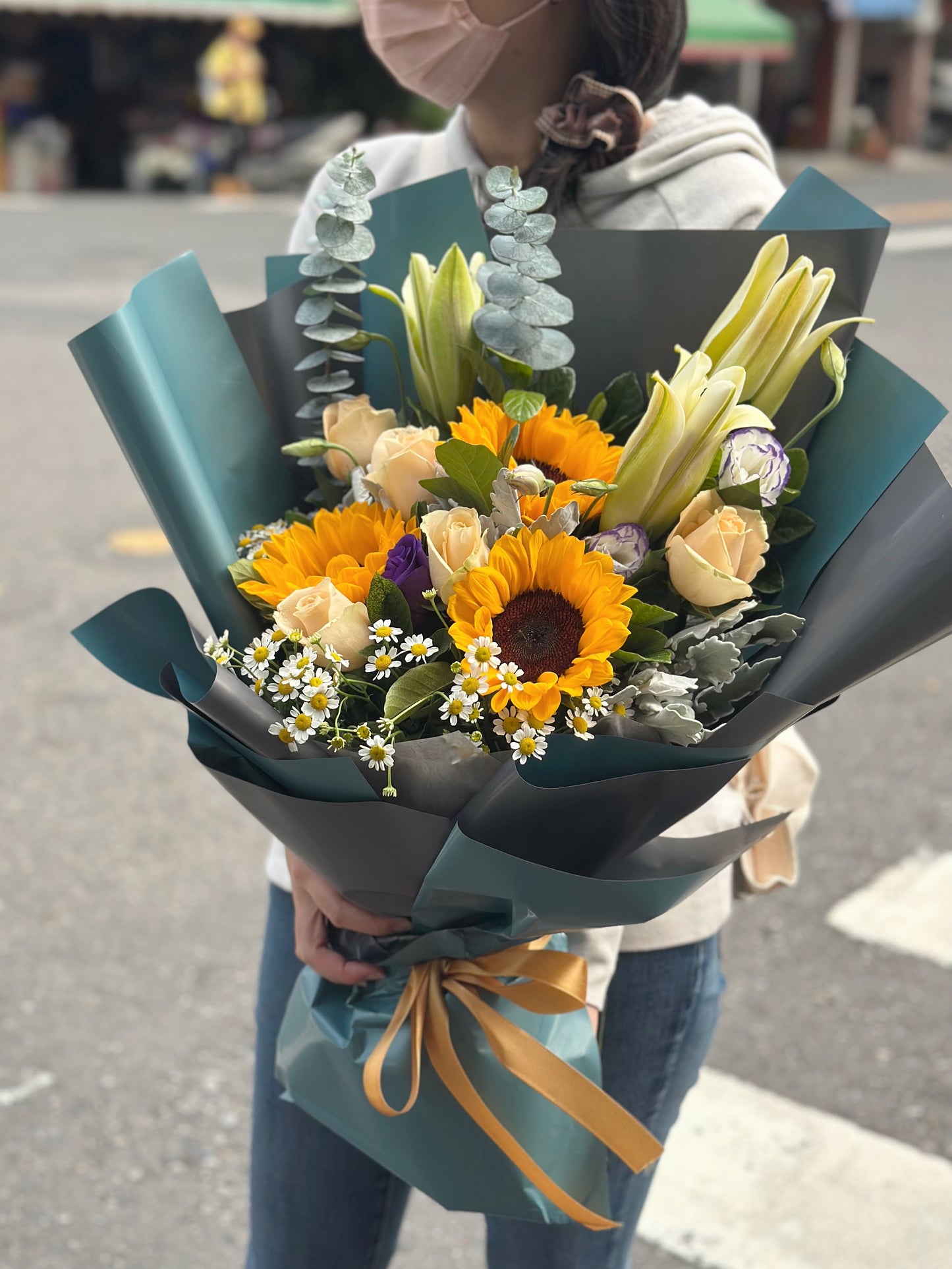 Sunflower Bouquet – Golden