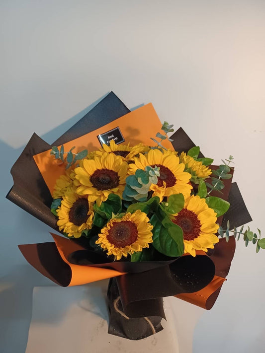 Sunflower Bouquet – Warm Sunshine Whisper